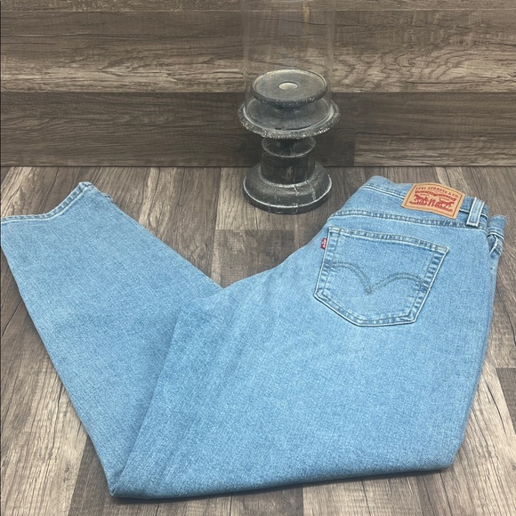 Levi's Denim - Levi's Women's High-Waisted Light Blue Mom Jeans